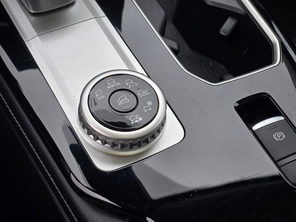 Used 2025 Mitsubishi Outlander SEL image 31