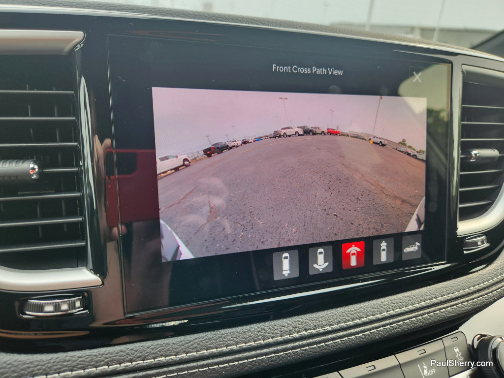 New 2027 Chrysler Pacifica Limited FWD image 34