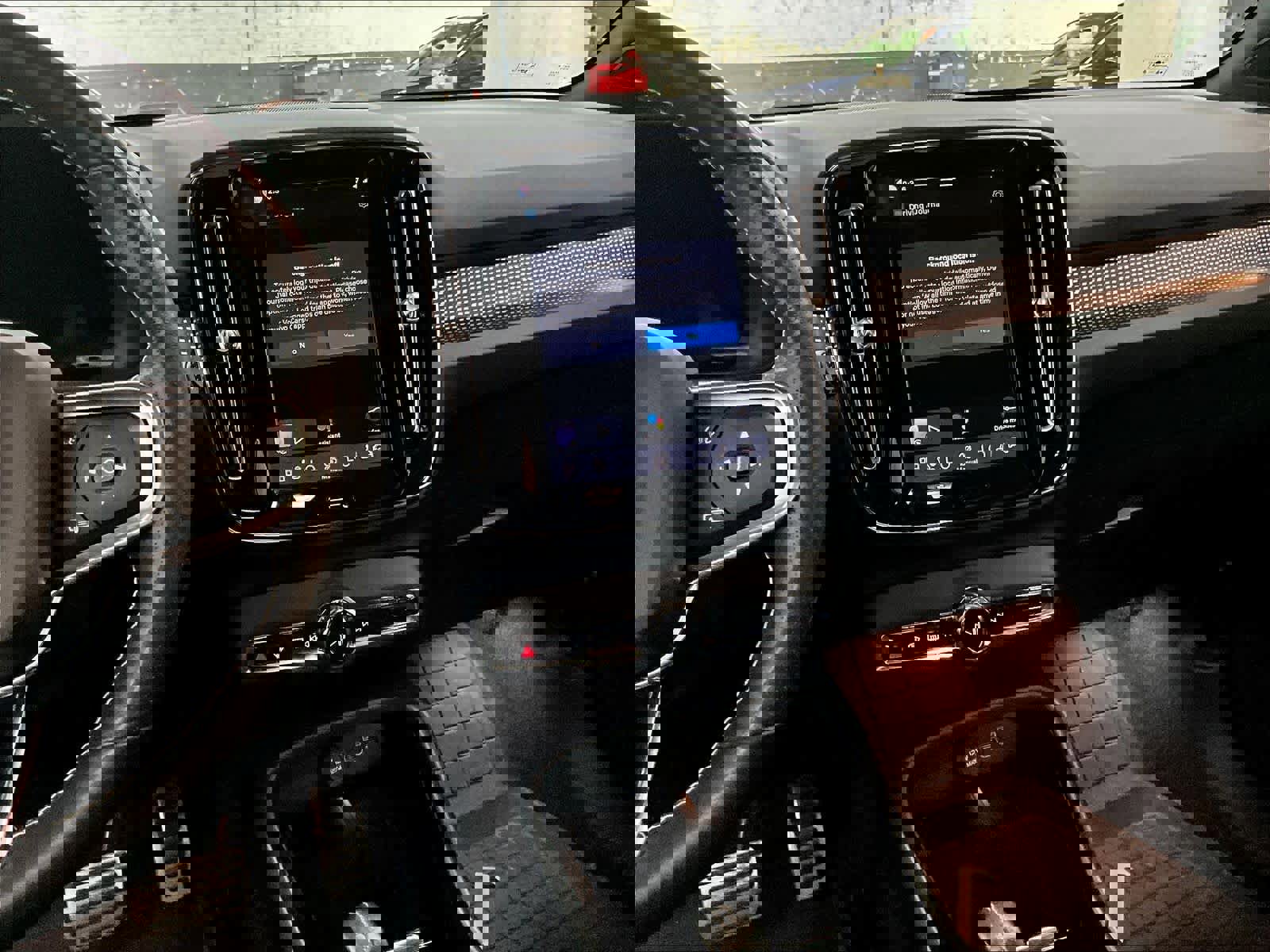 Used 2021 Volvo XC40 P8 Recharge image 8