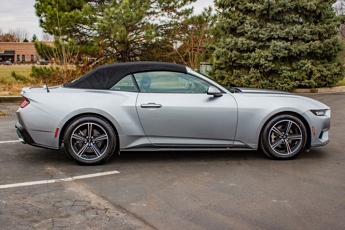 Used 2024 Ford Mustang Premium RWD image 10