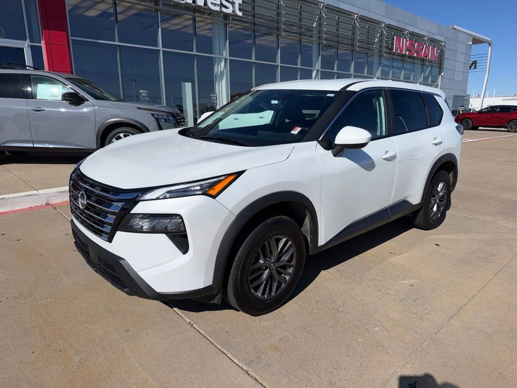Used 2026 Nissan Rogue SV AWD/4WD image 1
