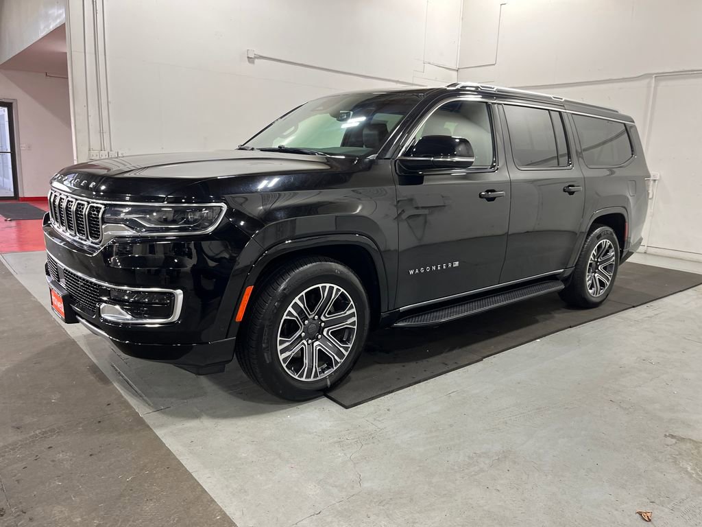 Used 2024 Jeep Wagoneer L Series II w/ Flexible Seating Group image 3