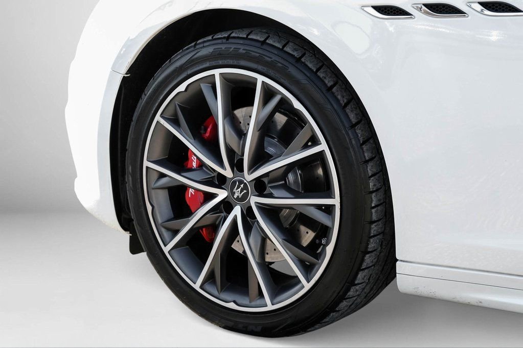 Used 2023 Maserati Ghibli Modena image 52