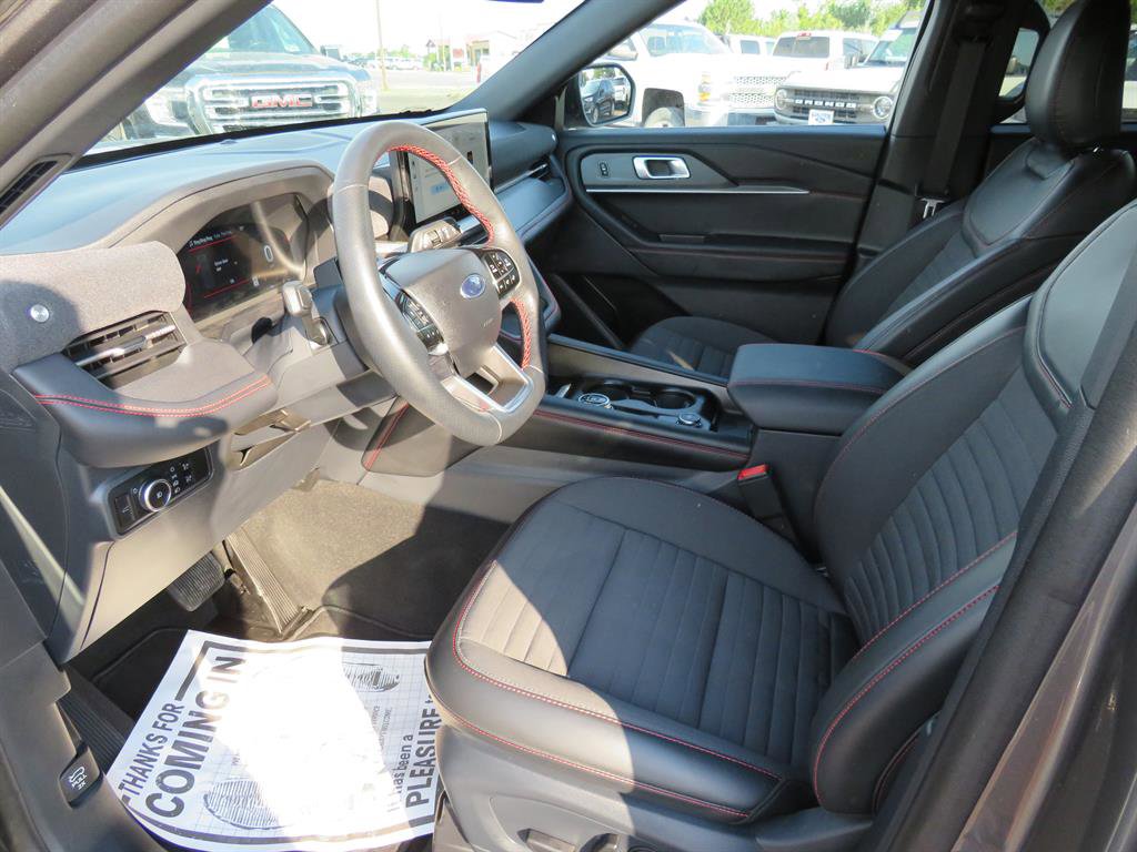 Used 2025 Ford Explorer ST-Line image 9
