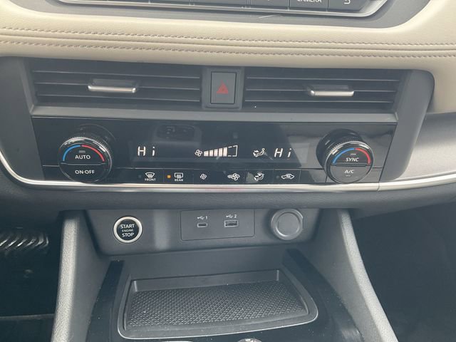 Used 2023 Nissan Rogue SV image 15