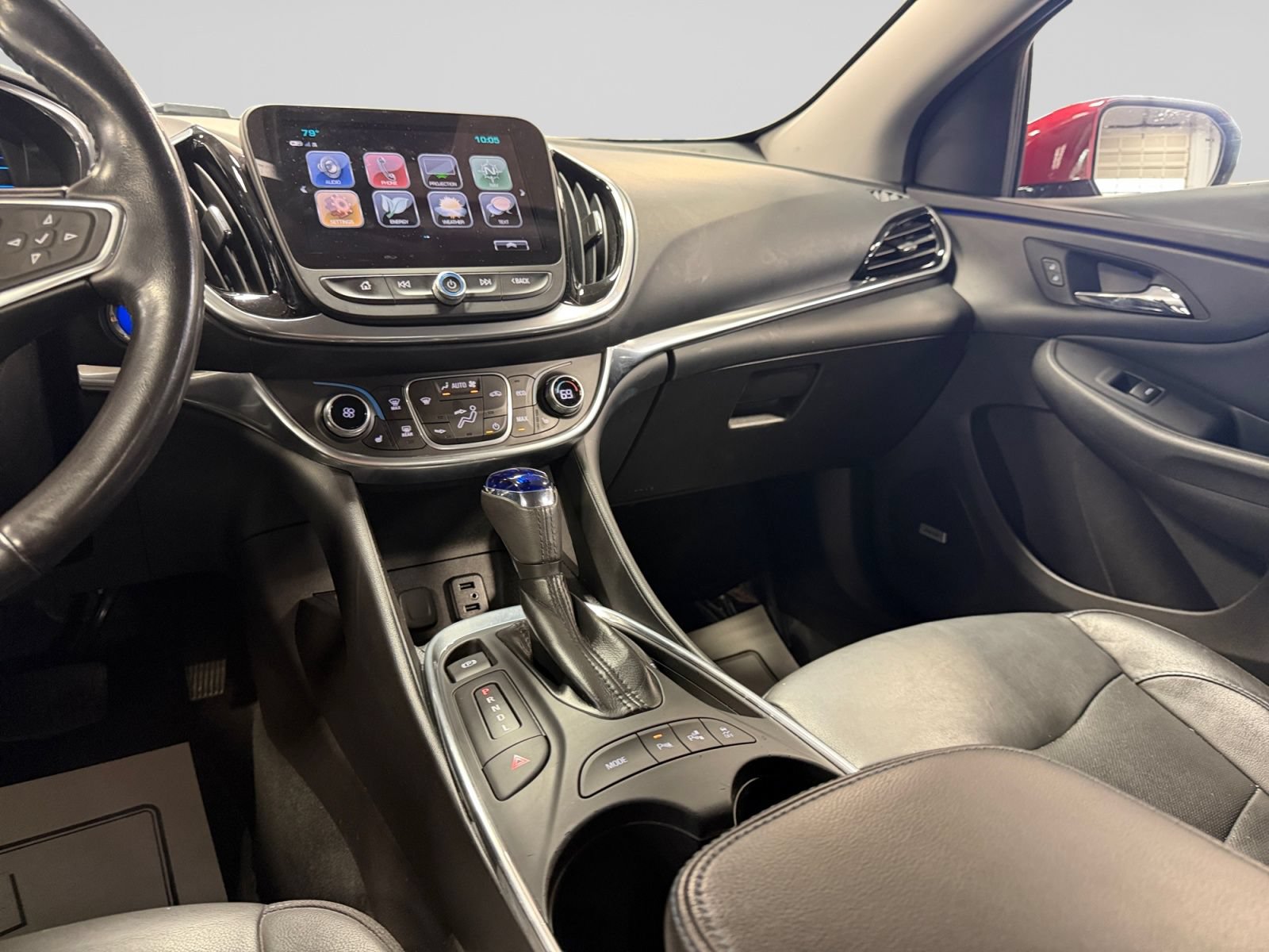 Used 2018 Chevrolet Volt Premier w/ Driver Confidence Package FWD image 20