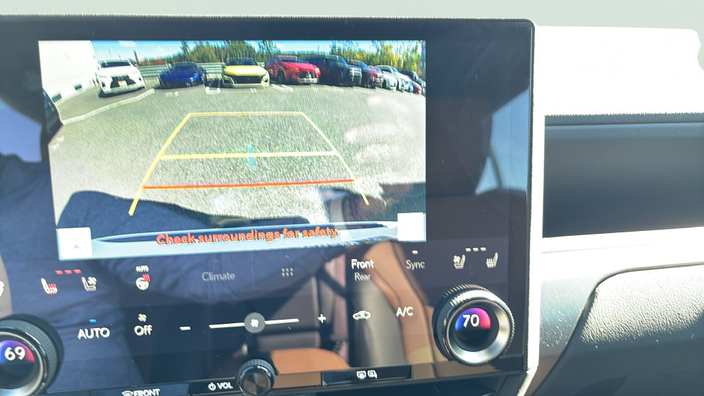 Used 2025 Lexus GX 550 w/ Accessory Package (2T) AWD/4WD image 18