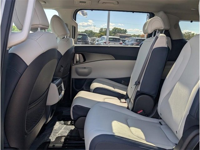 New 2026 Kia Carnival SX image 9