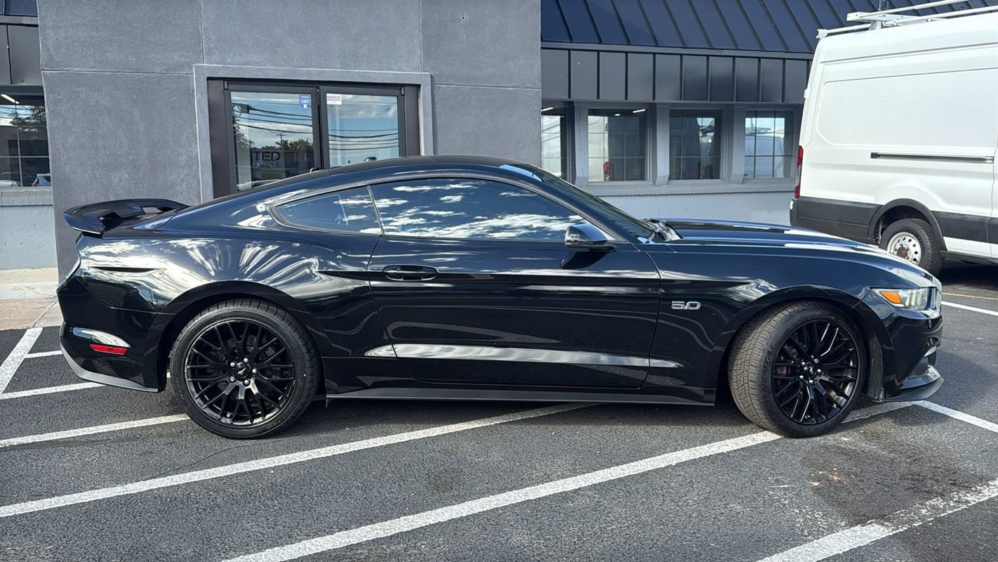 Used 2015 Ford Mustang GT Premium w/ GT Performance Package RWD image 2
