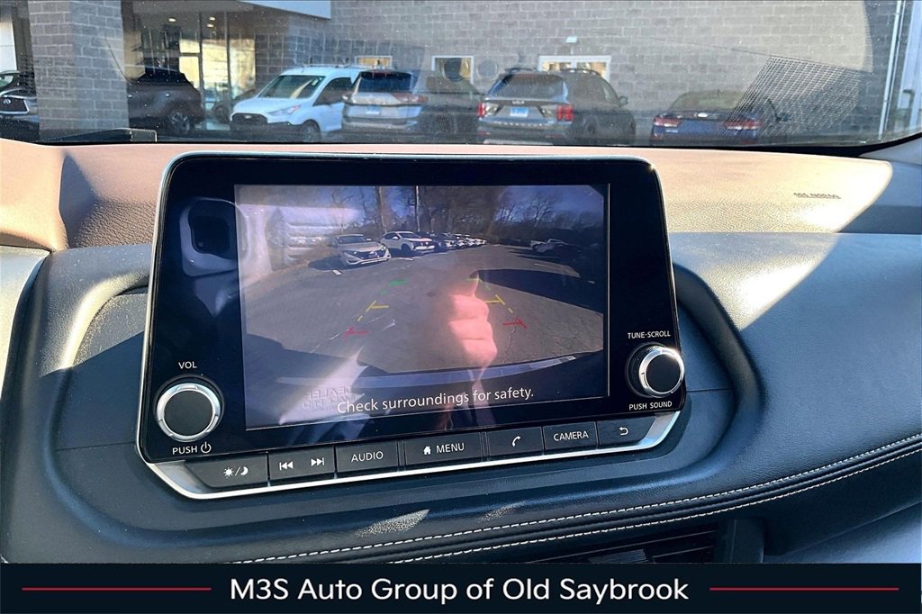 Used 2023 Nissan Rogue SV image 14