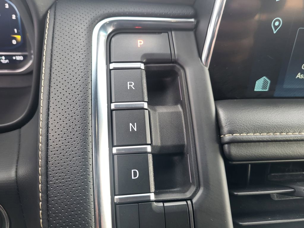 Used 2023 Chevrolet Suburban Premier image 12