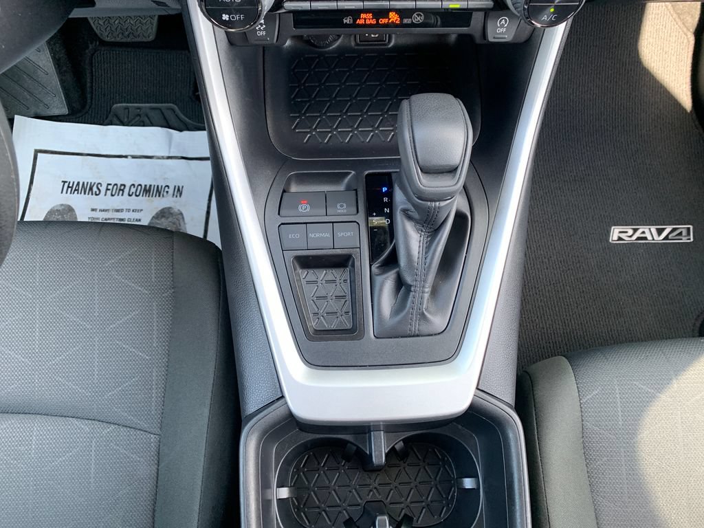 Used 2025 Toyota RAV4 XLE w/ Convenience Package FWD image 17