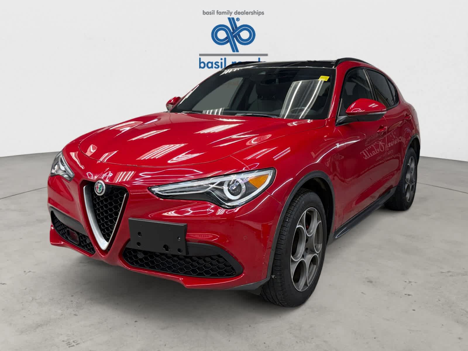 Used 2022 Alfa Romeo Stelvio Ti AWD/4WD image 2