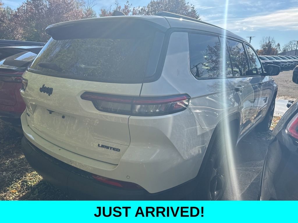 Used 2025 Jeep Grand Cherokee L Limited w/ Black Appearance Package image 4