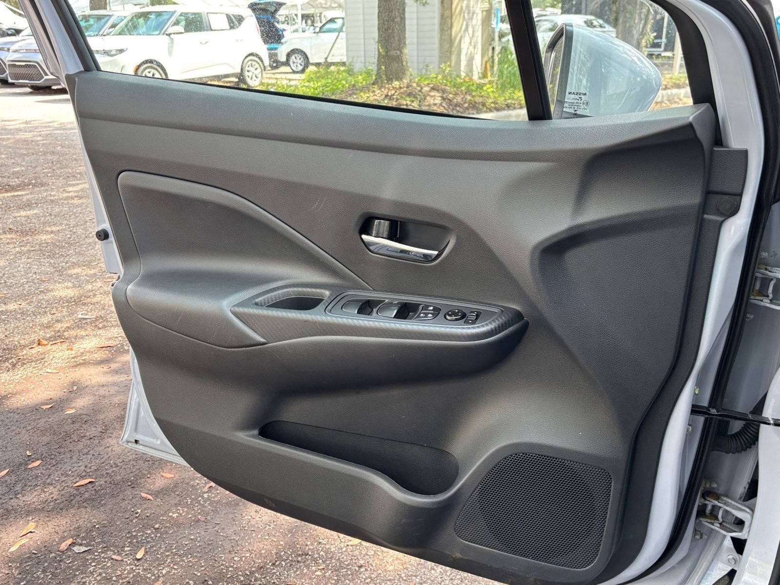 Used 2025 Nissan Versa SV FWD image 18