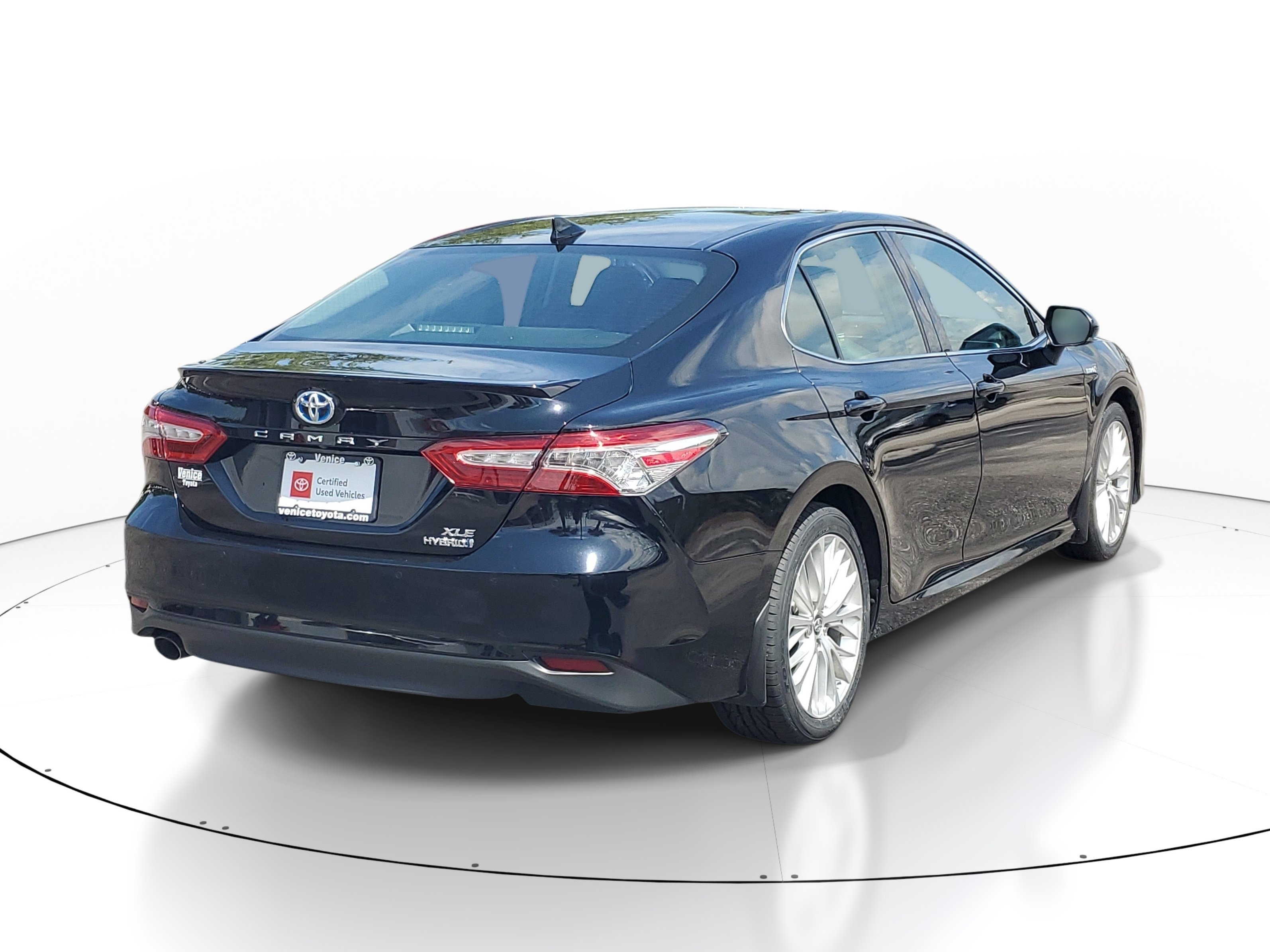 Certified 2018 Toyota Camry XLE w/ Audio Package FWD image 6