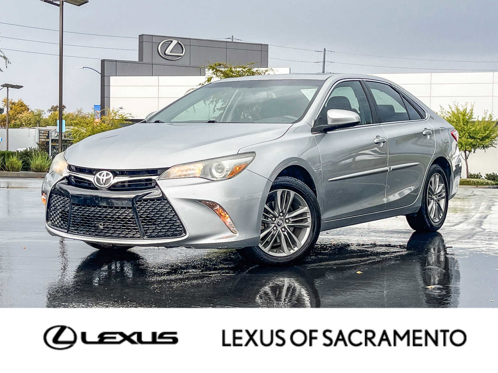 Used 2017 Toyota Camry SE