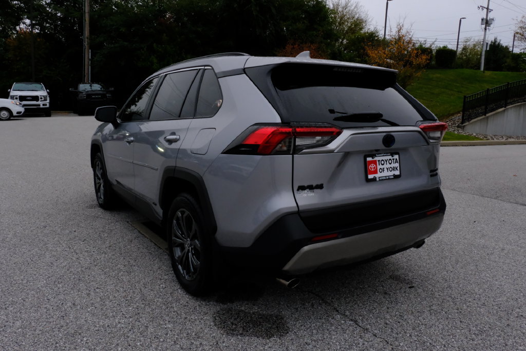 Used 2023 Toyota RAV4 Limited AWD/4WD image 5