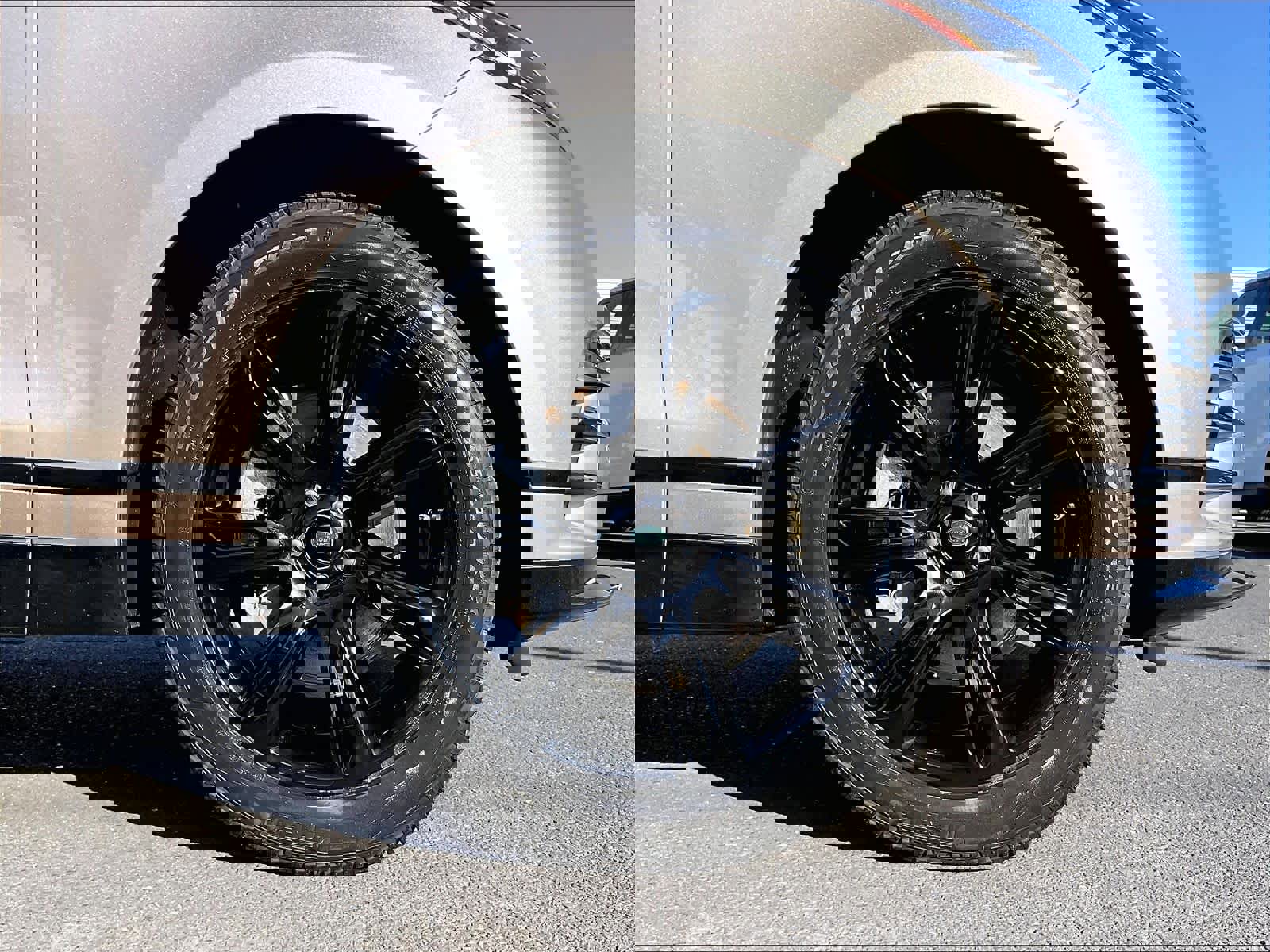 Used 2022 Land Rover Range Rover Velar R-Dynamic HSE image 10