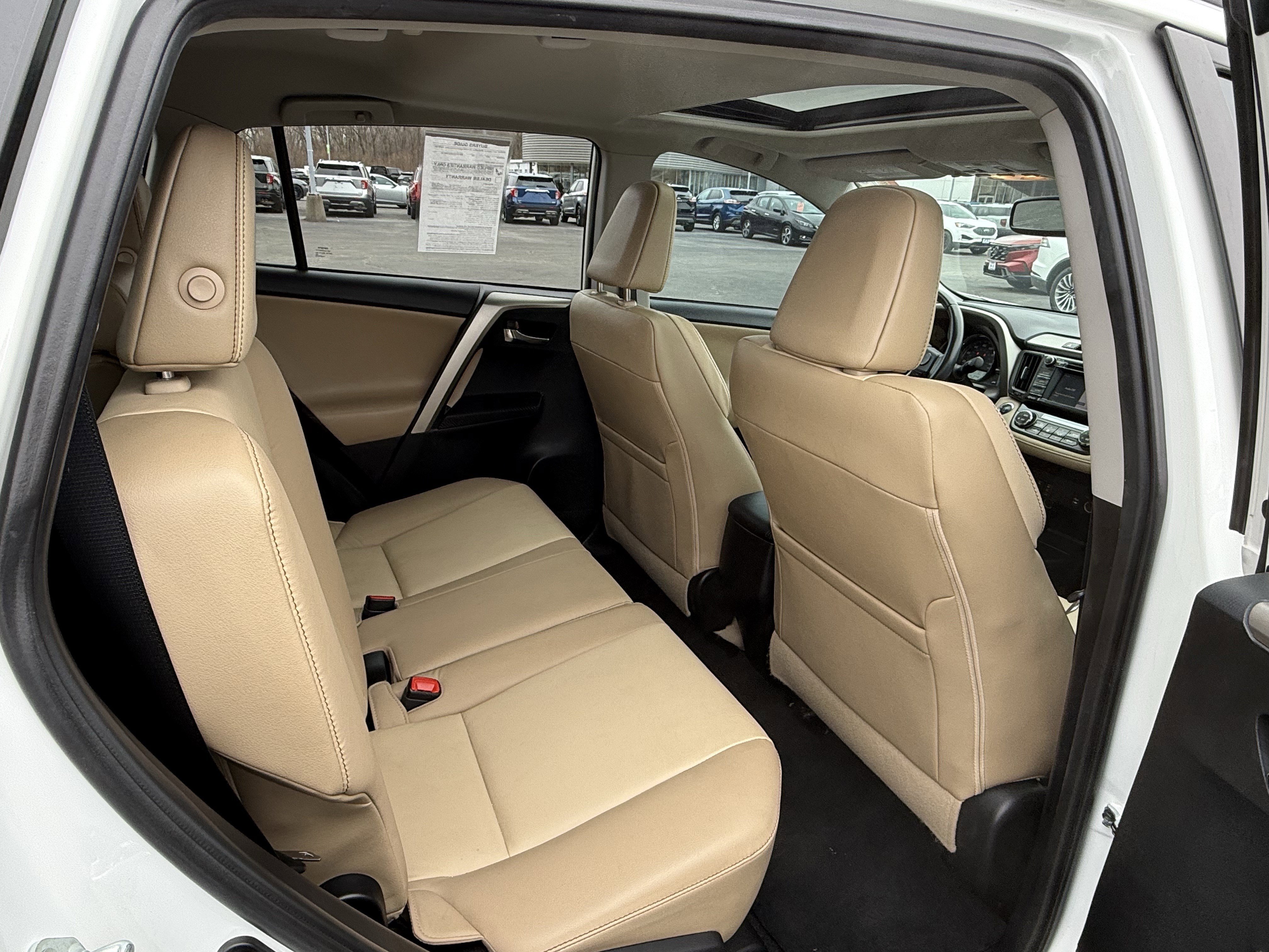 Used 2014 Toyota RAV4 Limited w/ Technology Package image 32