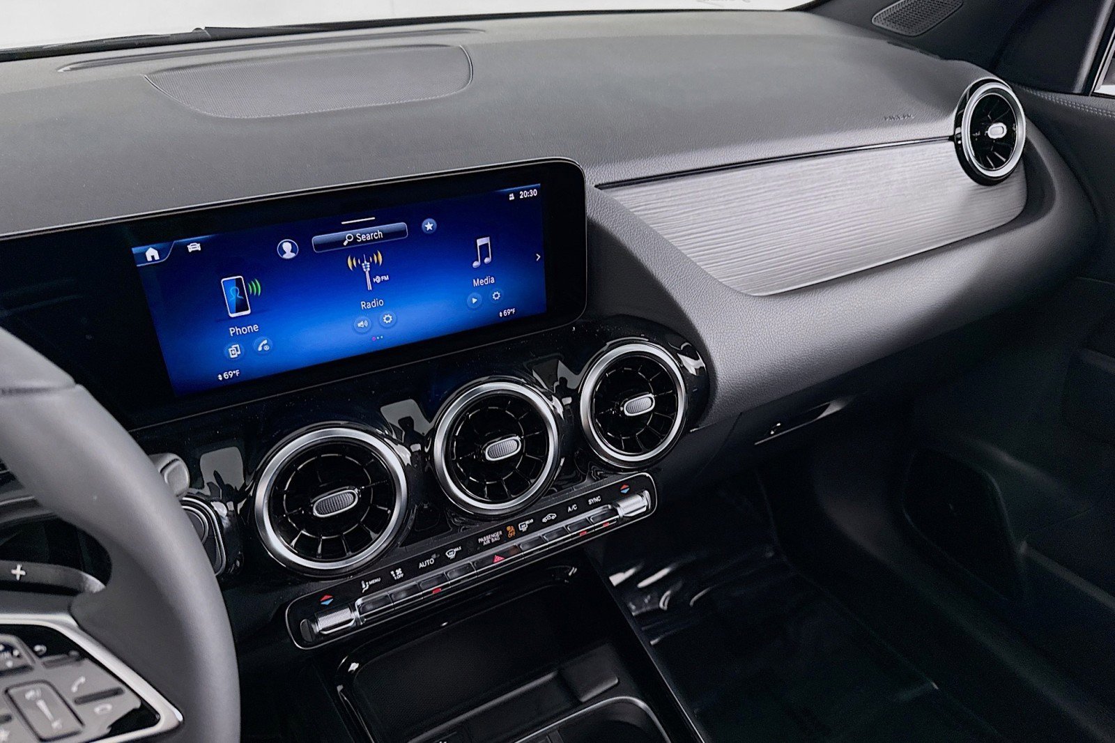 New 2026 Mercedes-Benz GLA 250 4MATIC image 19