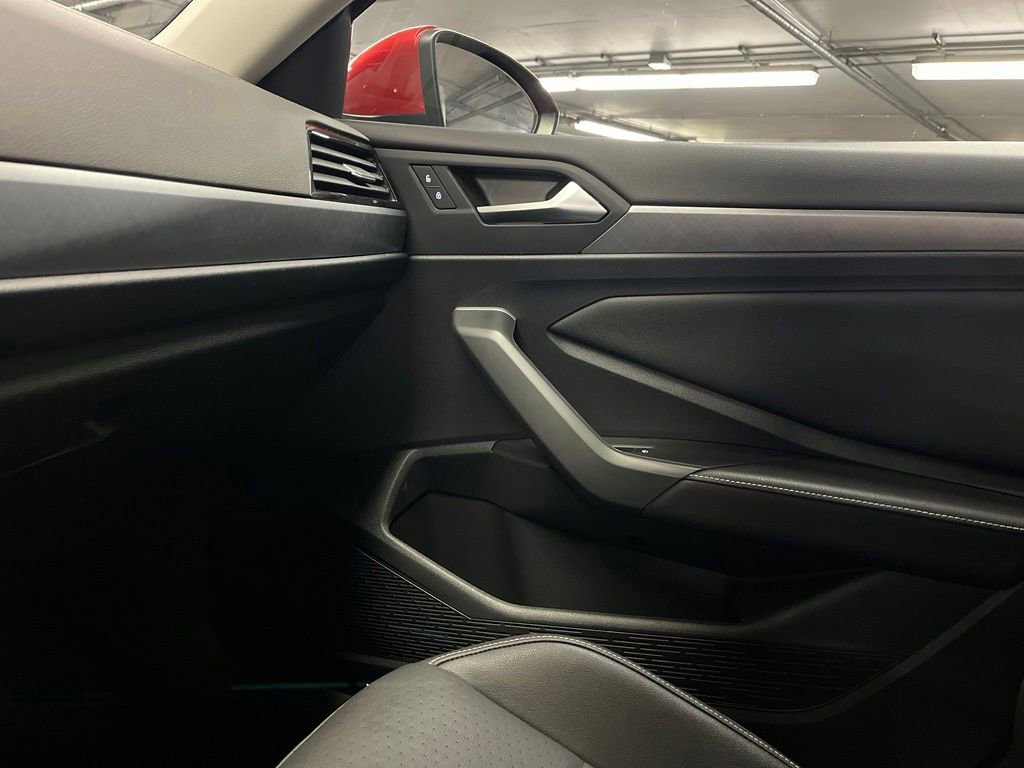 Used 2024 Volkswagen Jetta SE FWD image 30