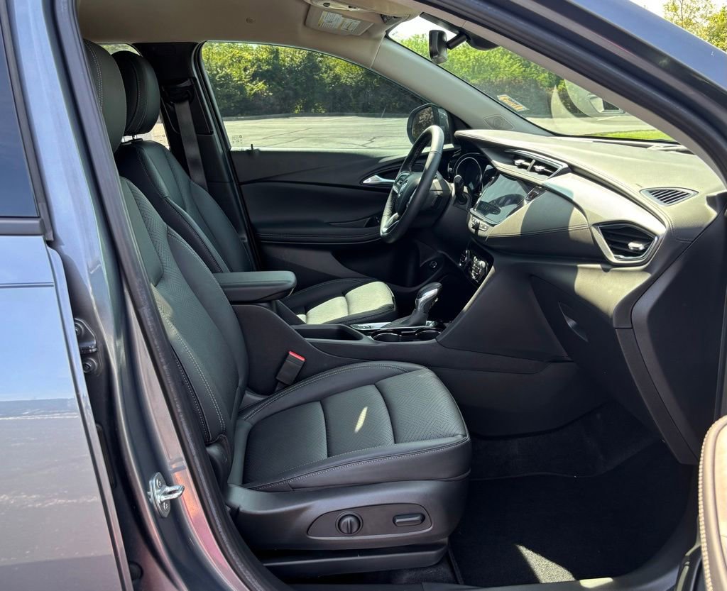 Used 2022 Buick Encore GX Essence FWD image 22