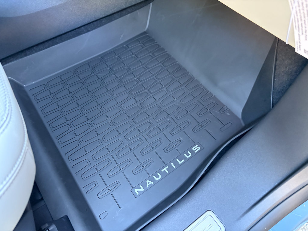 New 2026 Lincoln Nautilus Reserve AWD/4WD image 32