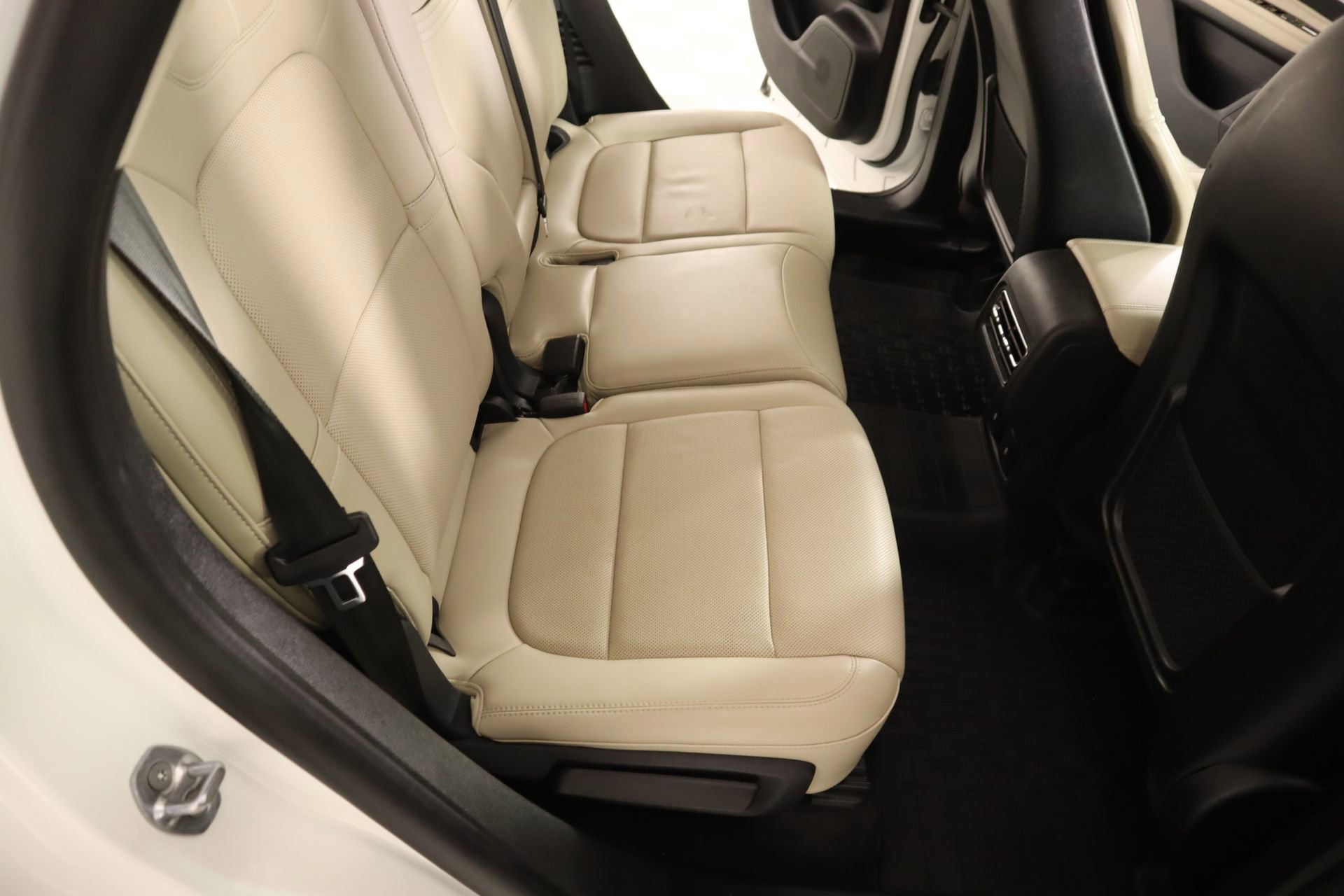 Used 2025 Lincoln Corsair Reserve image 15