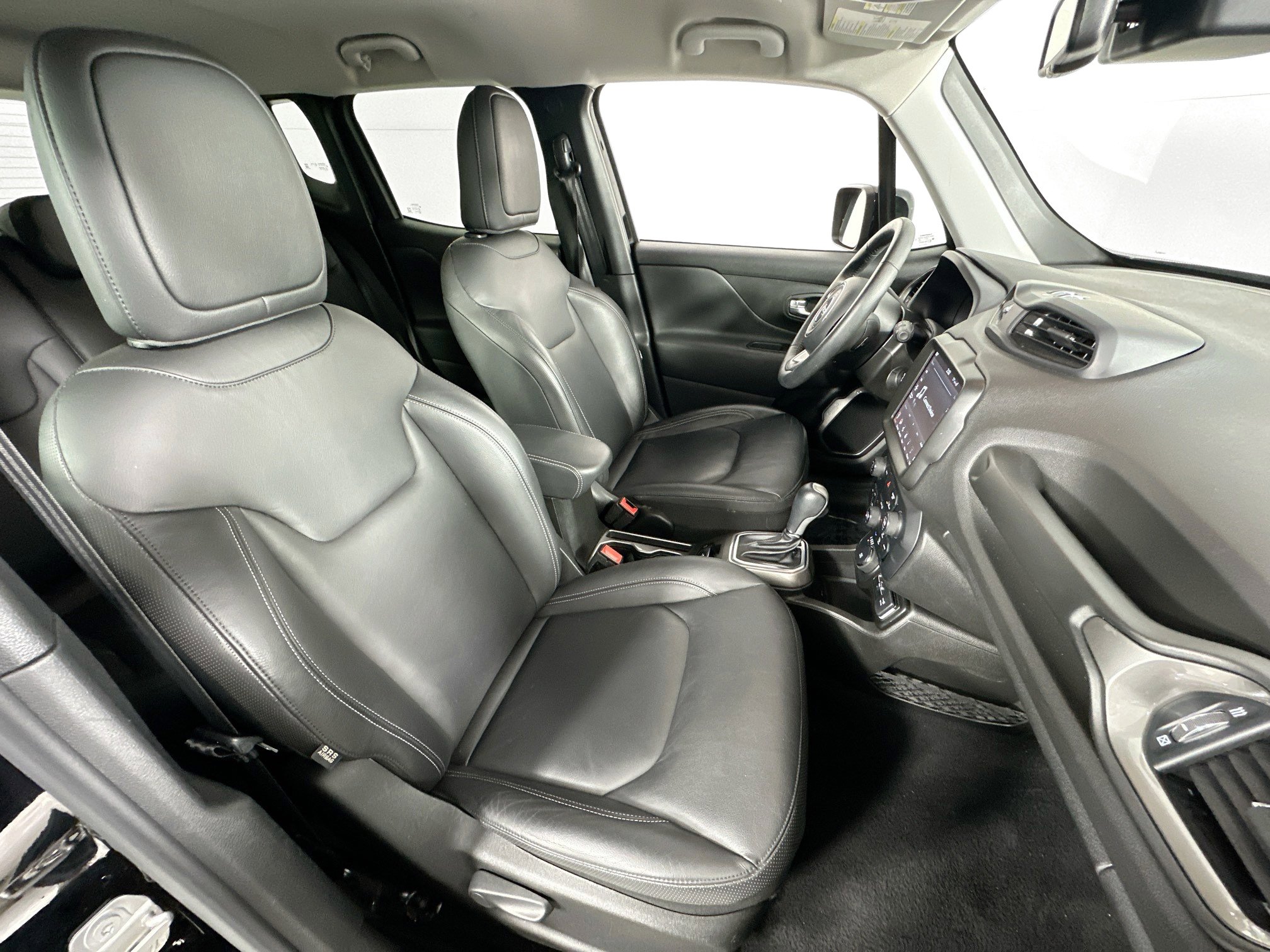 Used 2022 Jeep Renegade Limited image 27