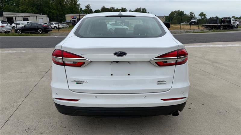 Used 2020 Ford Fusion SEL FWD image 4