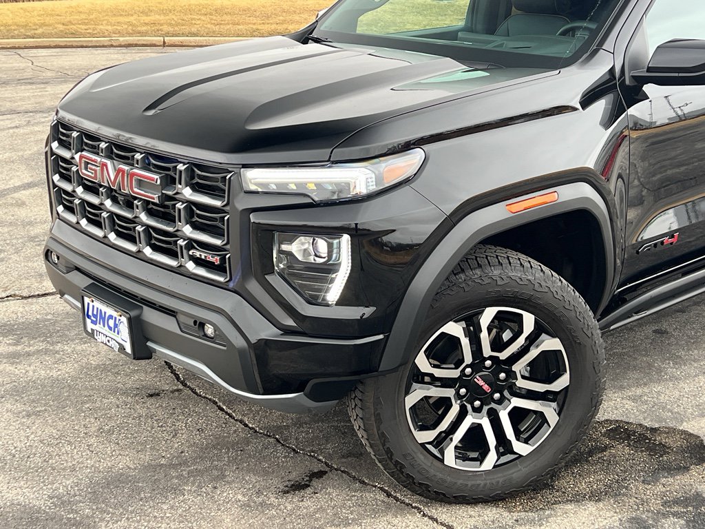 Used 2025 GMC Canyon AT4 w/ Nightfall Edition image 8