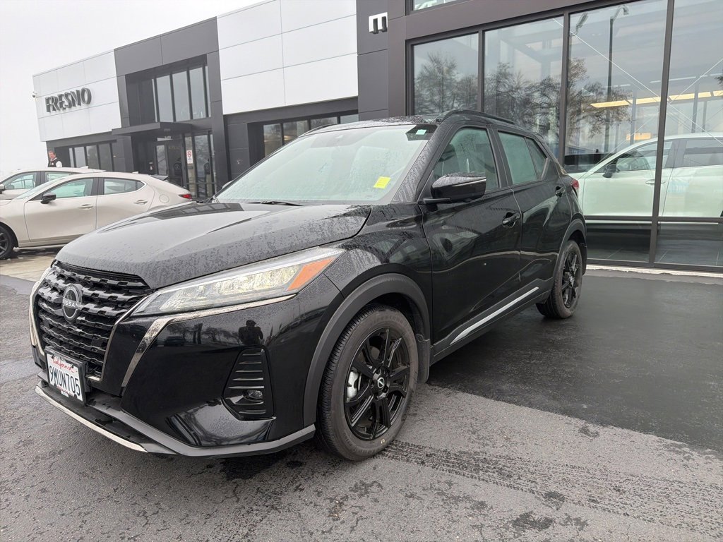 Used 2024 Nissan Kicks SR w/ SR Premium Package image 3