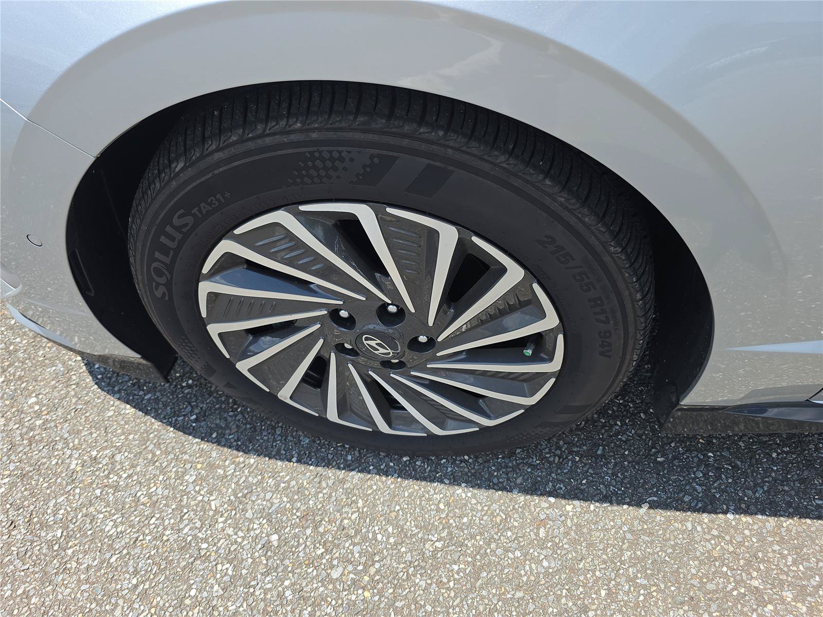 Certified 2025 Hyundai Sonata Limited FWD image 15