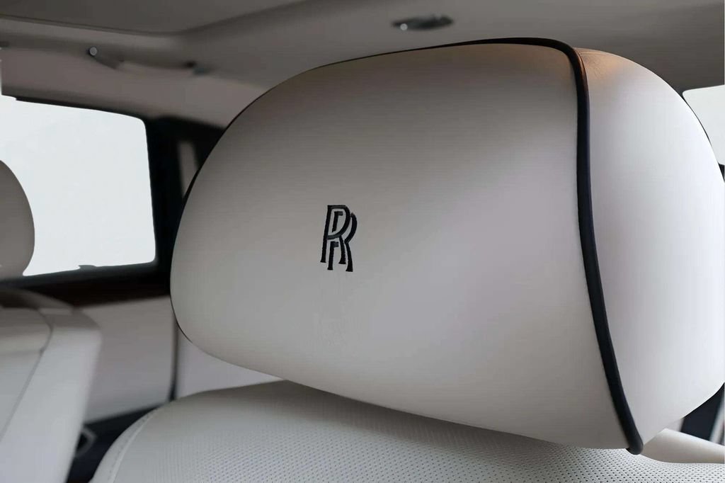 Used 2016 Rolls-Royce Ghost RWD image 13