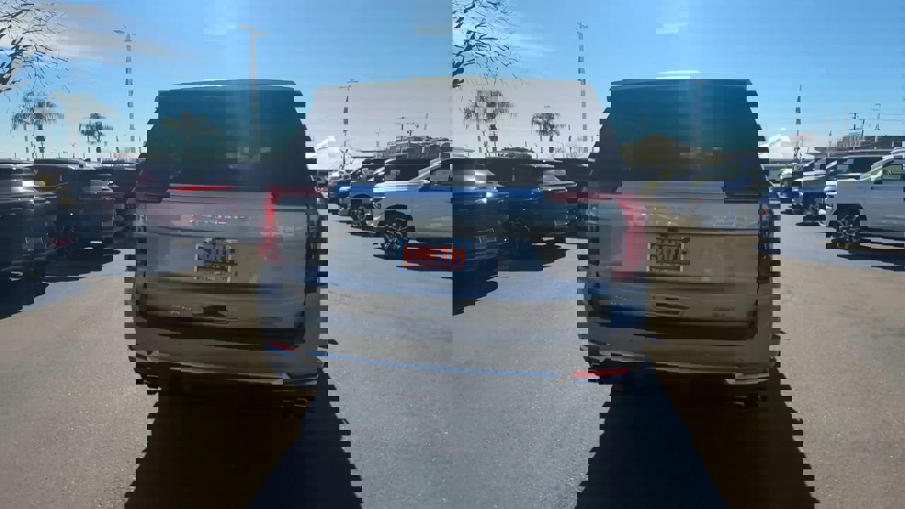 Used 2025 GMC Yukon XL Denali image 6