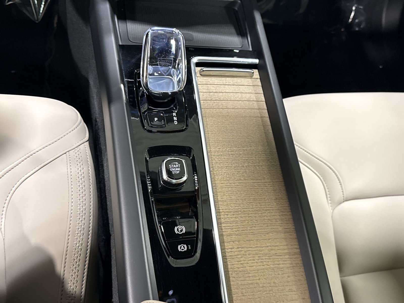 Certified 2026 Volvo XC60 B5 Plus AWD/4WD image 22