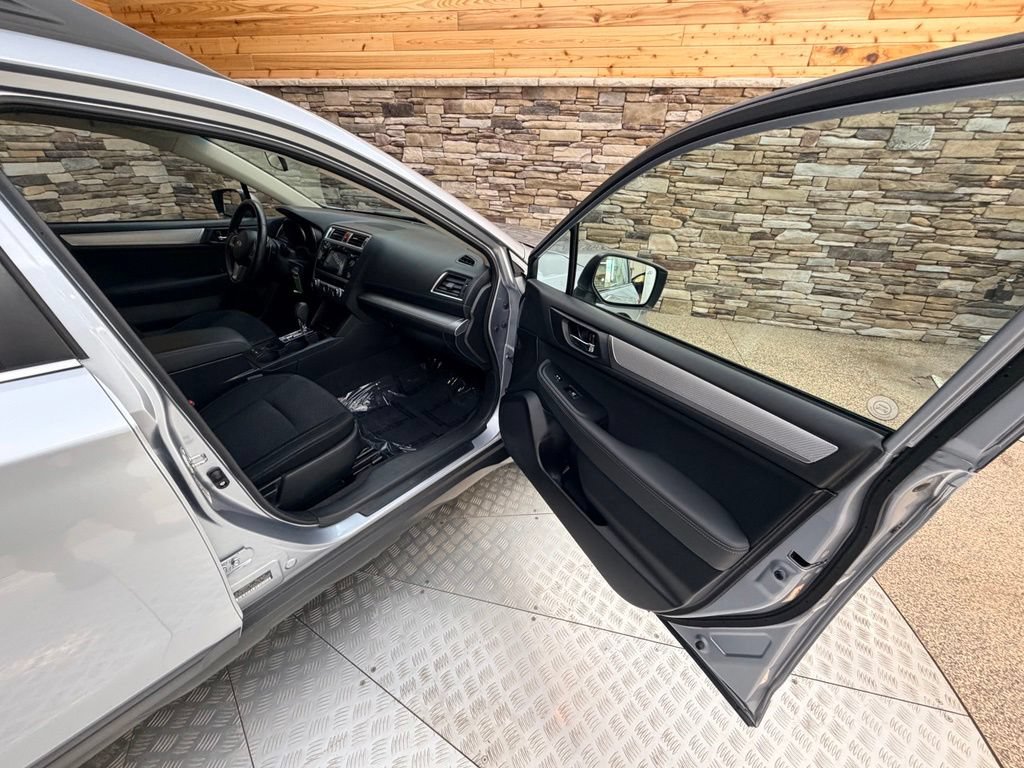 Used 2017 Subaru Outback 2.5i Premium AWD/4WD image 29
