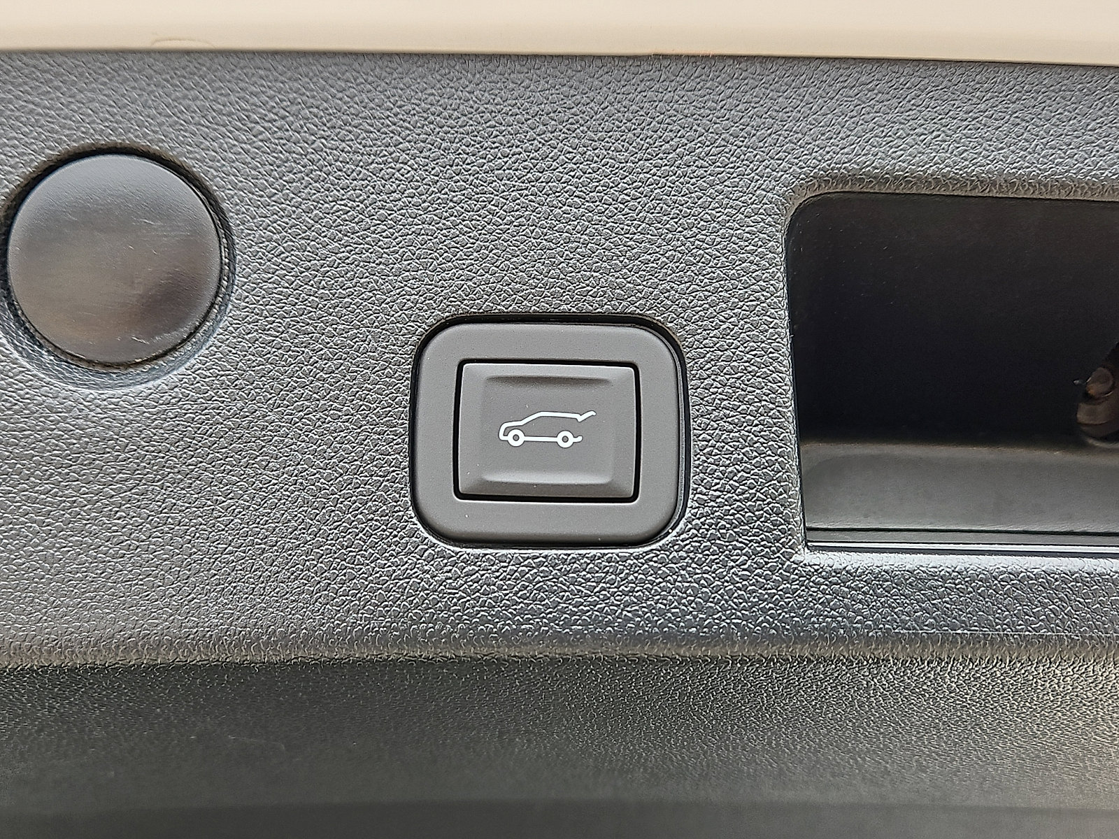 Used 2025 Chevrolet Equinox LT w/ Convenience Package II FWD image 7