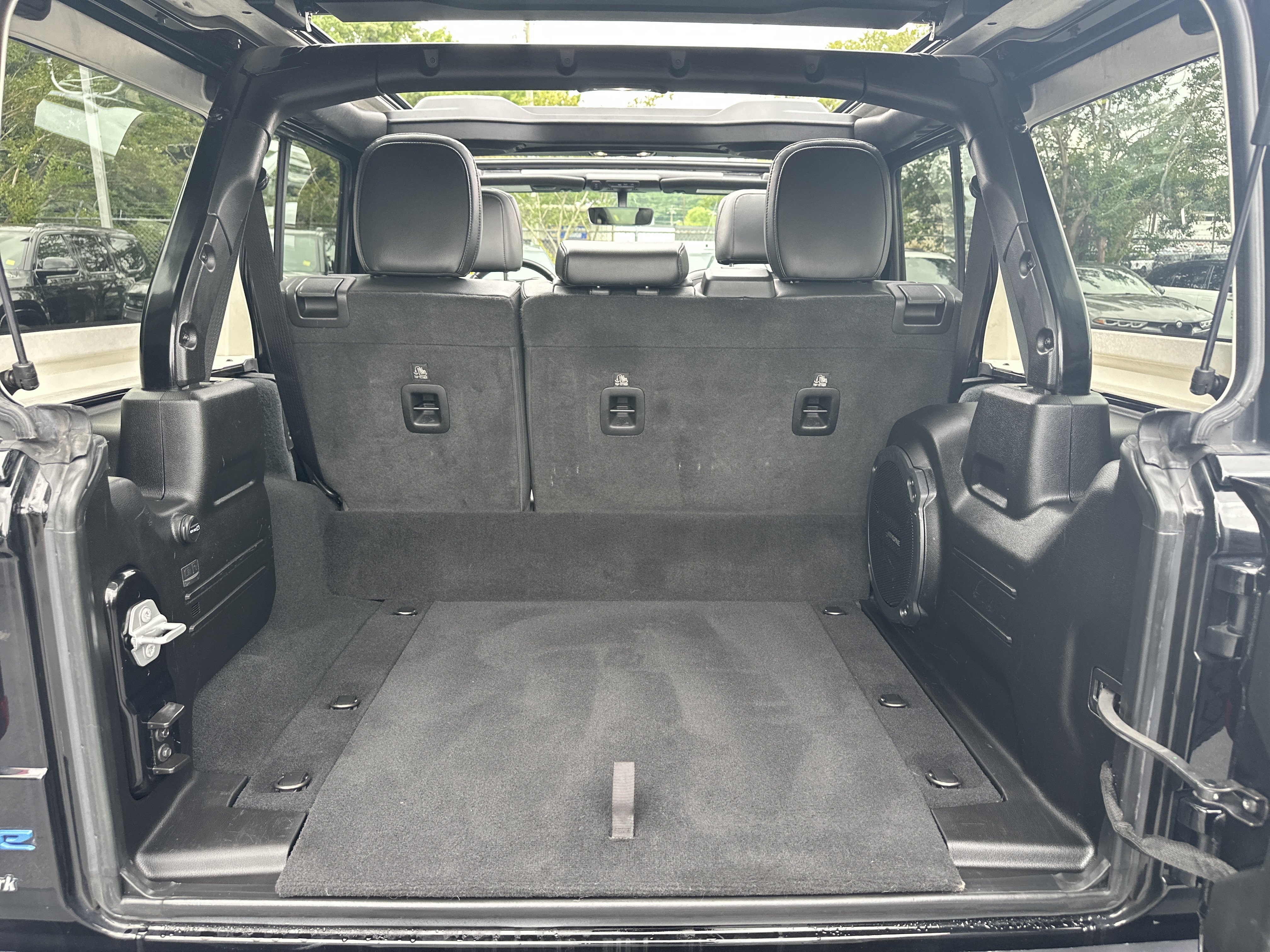 Used 2022 Jeep Wrangler Unlimited Rubicon 4xe AWD/4WD image 22