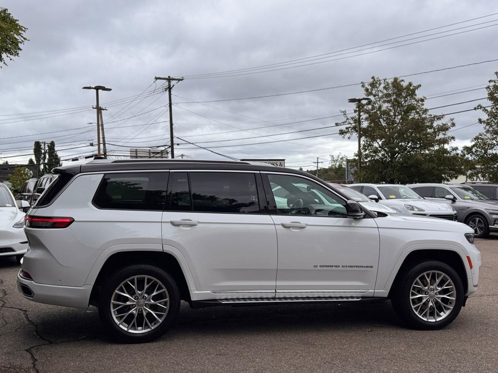 Used 2023 Jeep Grand Cherokee L Summit w/ Rear Seat Video Group I AWD/4WD image 7