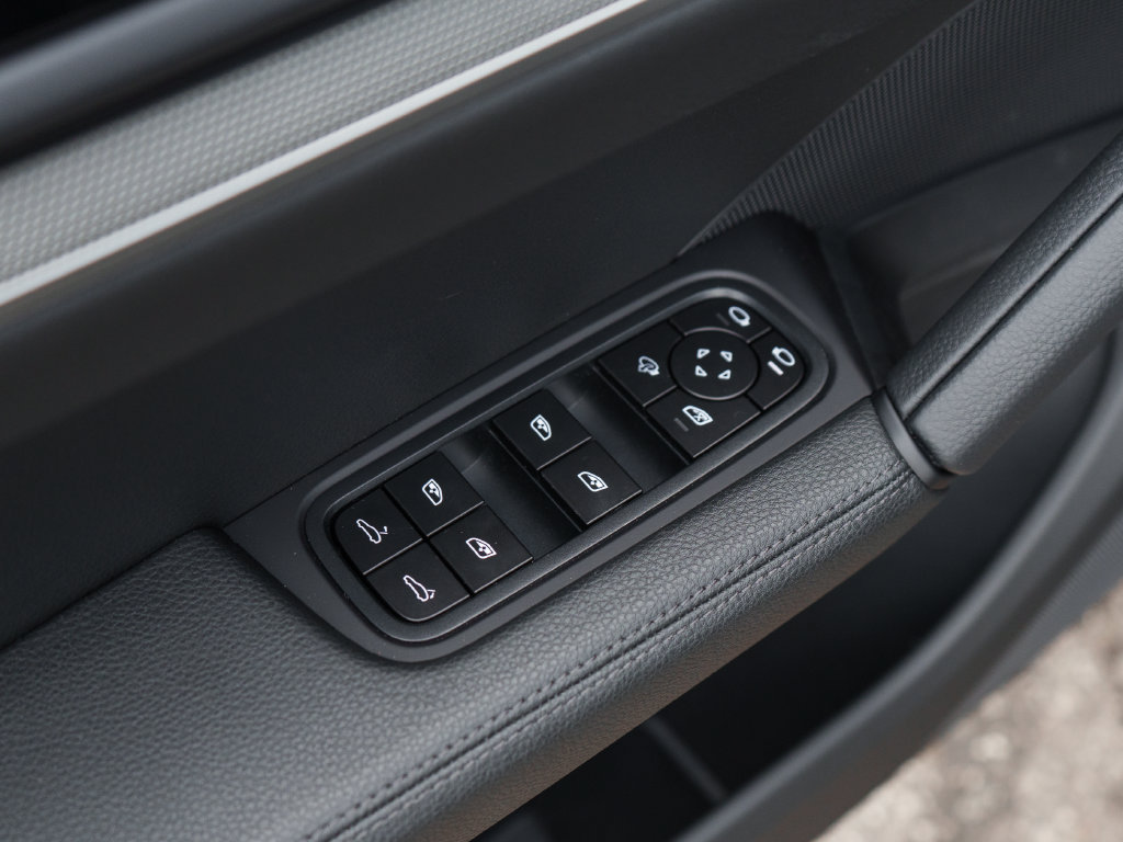 New 2026 Porsche Cayenne AWD/4WD image 16