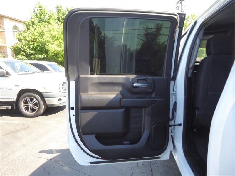 Used 2023 Chevrolet Silverado 2500 LT AWD/4WD image 28