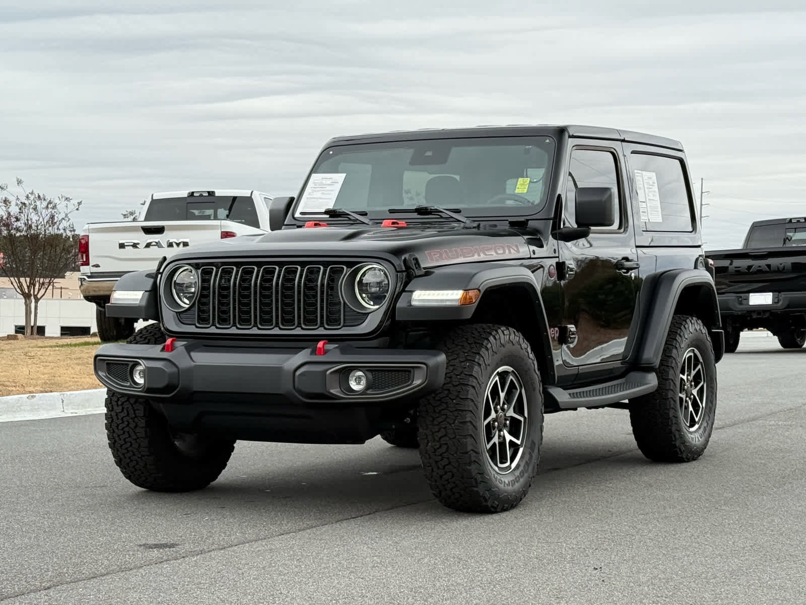 Used 2025 Jeep Wrangler Rubicon w/ Convenience Group image 1