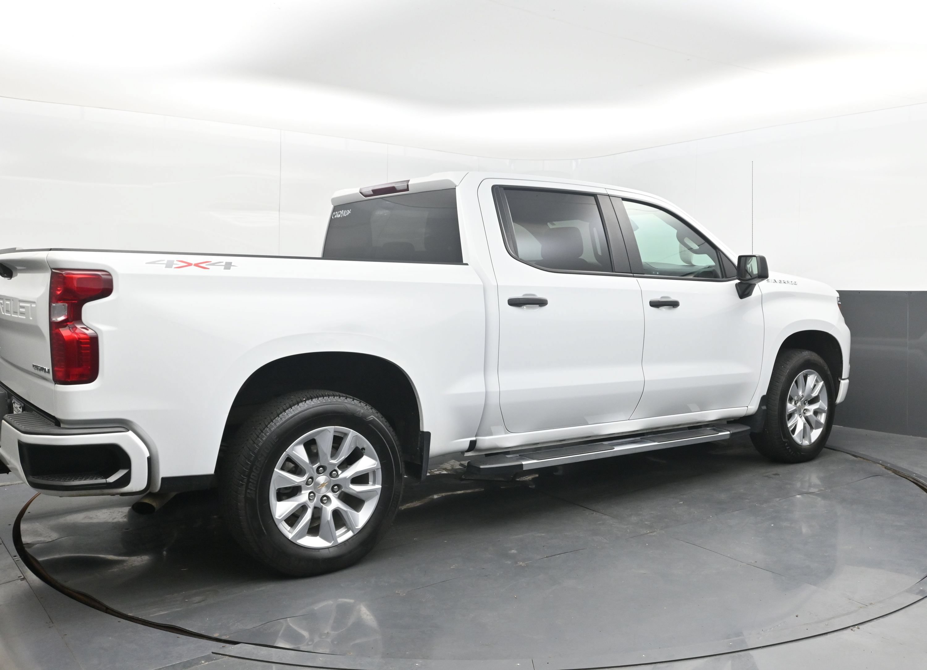 Used 2024 Chevrolet Silverado 1500 Custom AWD/4WD image 9