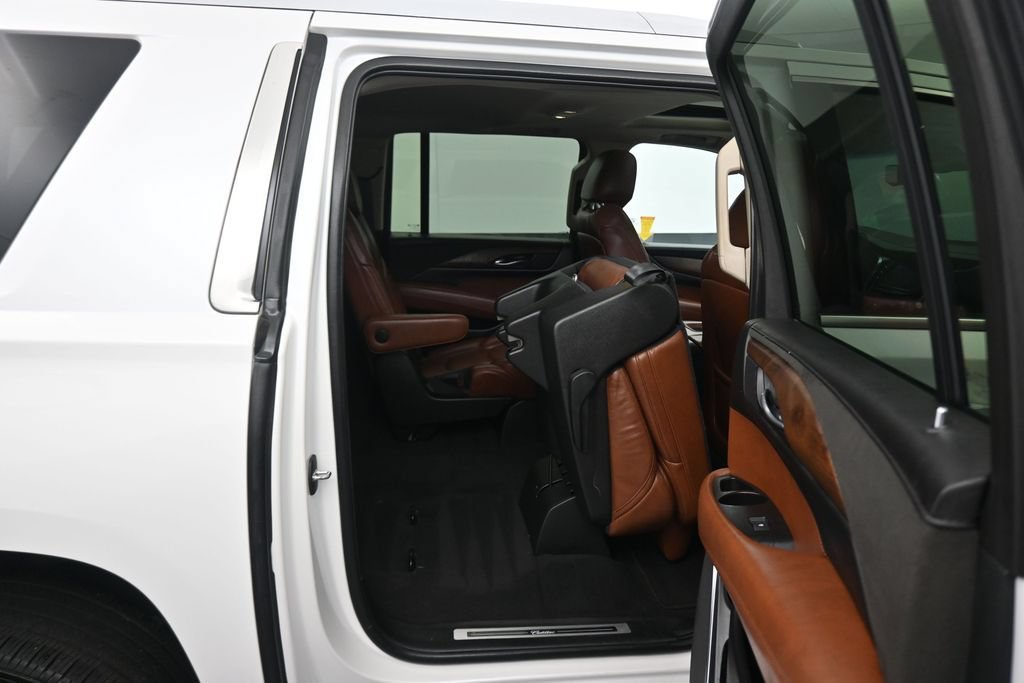 Used 2019 Cadillac Escalade ESV Luxury AWD/4WD image 46