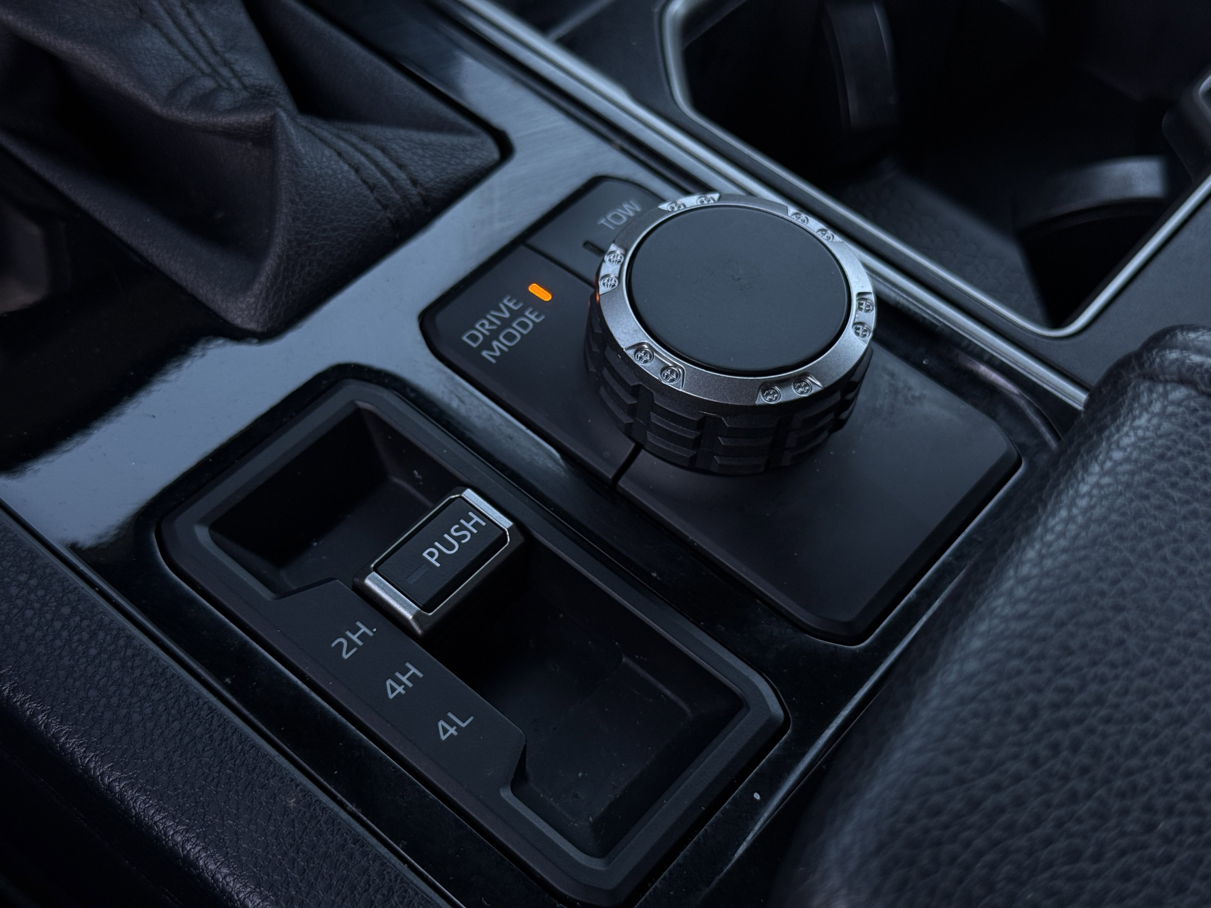 Used 2022 Toyota Tundra SR5 w/ SR5 Convenience Package image 24