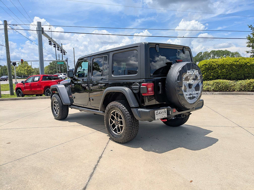 Used 2024 Jeep Wrangler Unlimited Rubicon AWD/4WD image 5