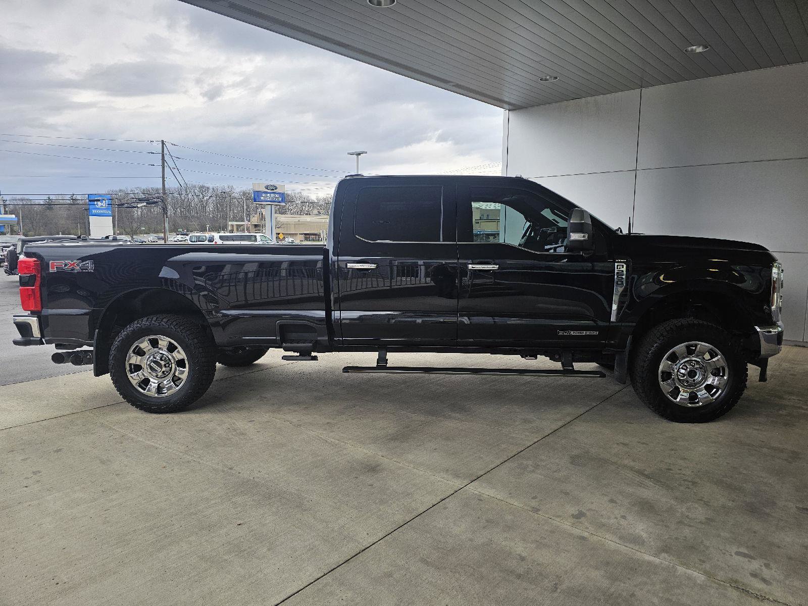 Used 2024 Ford F250 Lariat w/ Lariat Ultimate Package image 6
