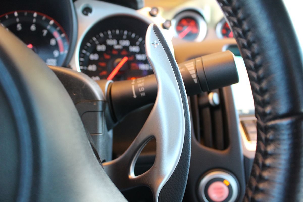 Used 2010 Nissan 370Z Touring w/ Sport Pkg RWD image 17